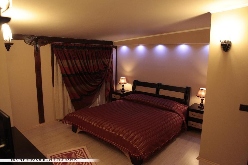 Guest House Bujtina Leon Korce Room photo